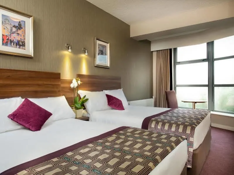 Leonardo Hotel Dublin Christchurch - Formerly Jurys Inn 4*,