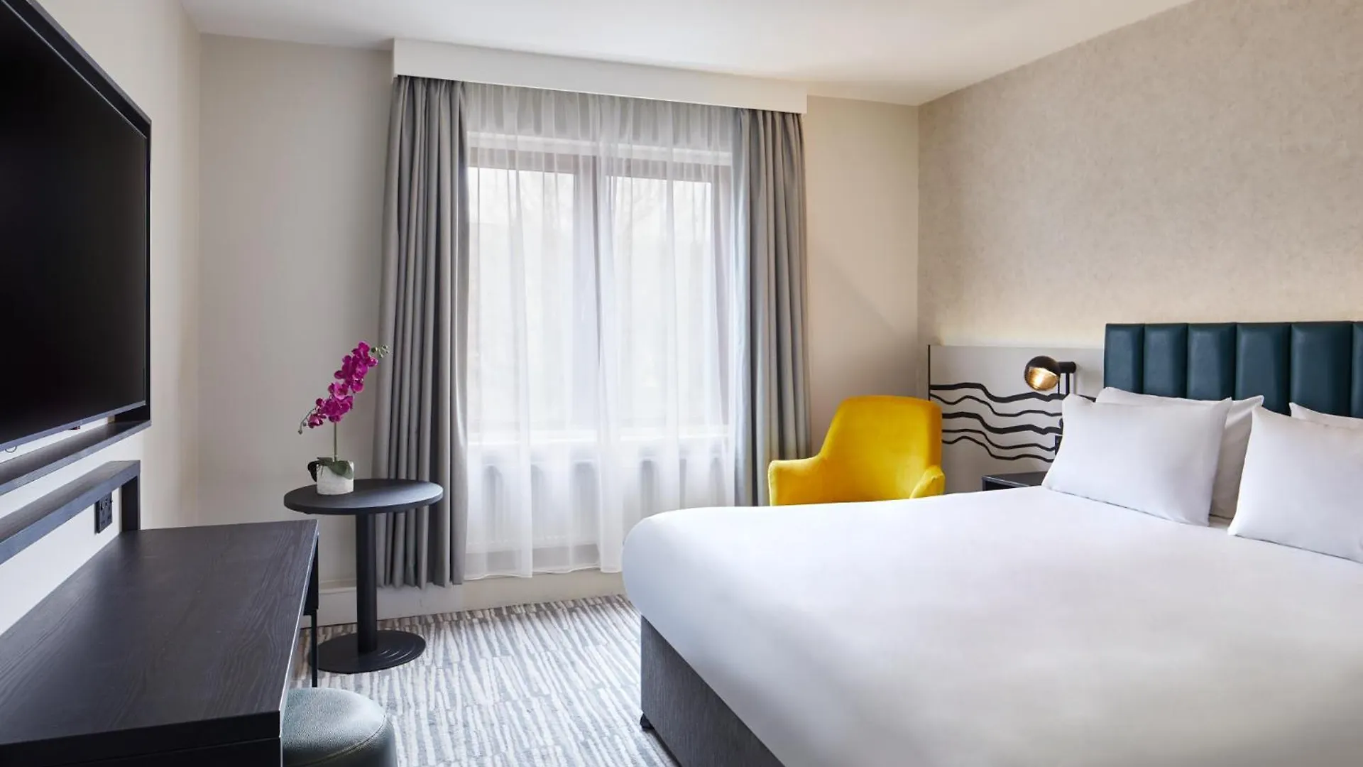 Leonardo Hotel Dublin Christchurch - Formerly Jurys Inn 4*,