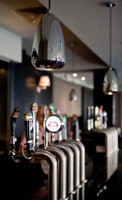 Leonardo Hotel Dublin Christchurch - Formerly Jurys Inn 4*,