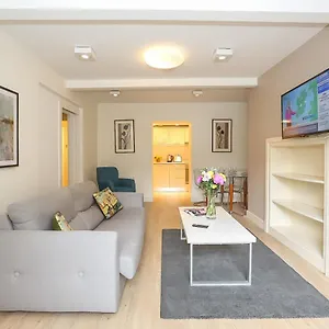 Hatch Street St Stephen's Apartment