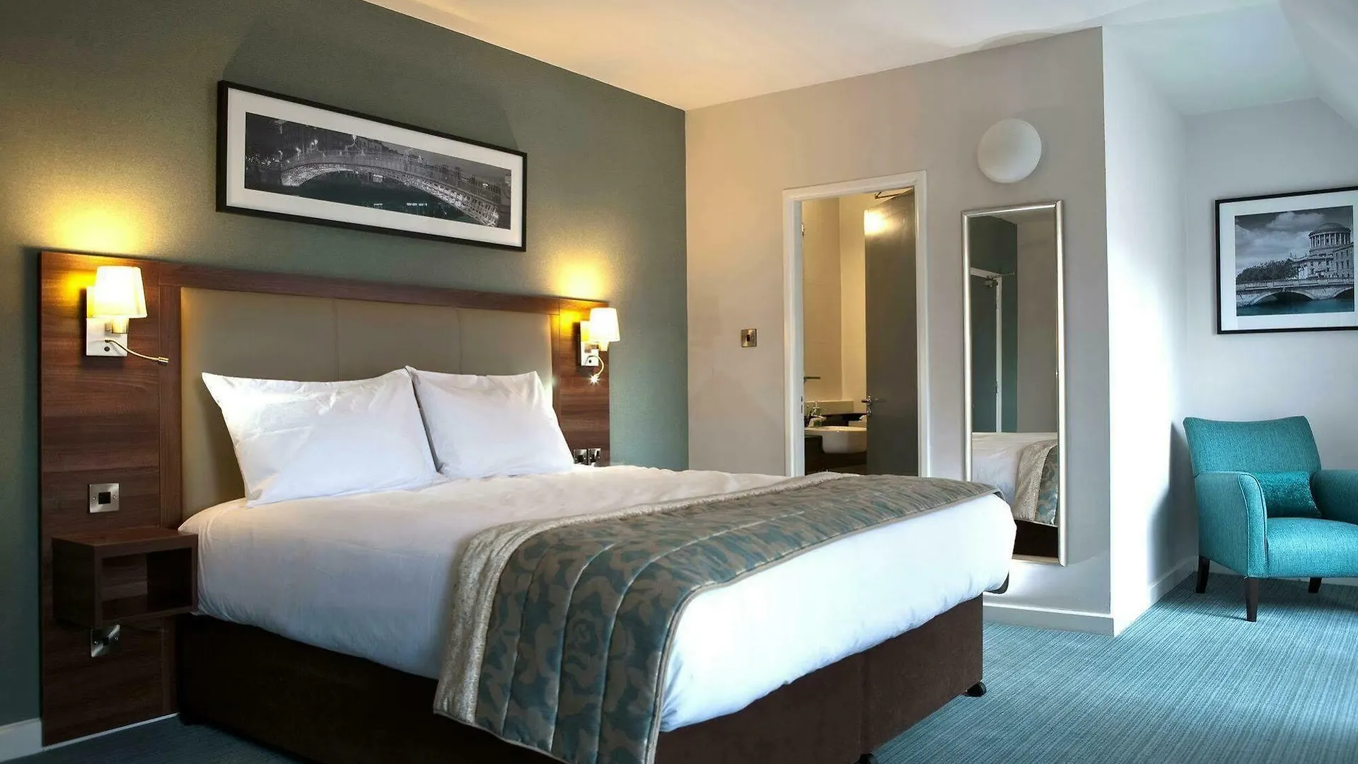 Leonardo Hotel Dublin Christchurch - Formerly Jurys Inn