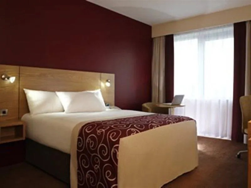 Leonardo Hotel Dublin Christchurch - Formerly Jurys Inn 4*,  Ireland