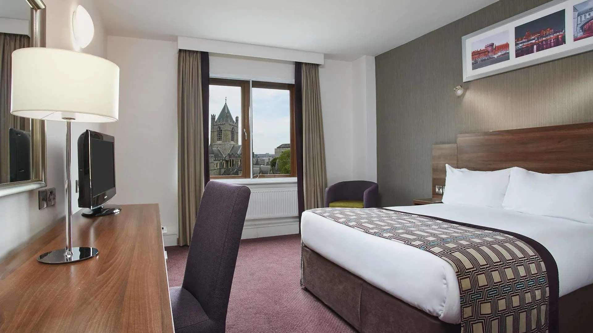Leonardo Hotel Dublin Christchurch - Formerly Jurys Inn